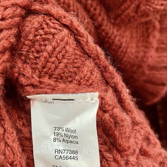 Madewell Firelight Side-Slit Cable Knit Sweater - Picture 4 of 7